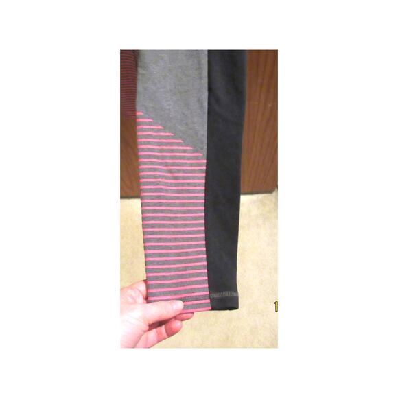 Black Under Armour Large Activewear Pants - Pink Striped Waist - Picture 4 of 5